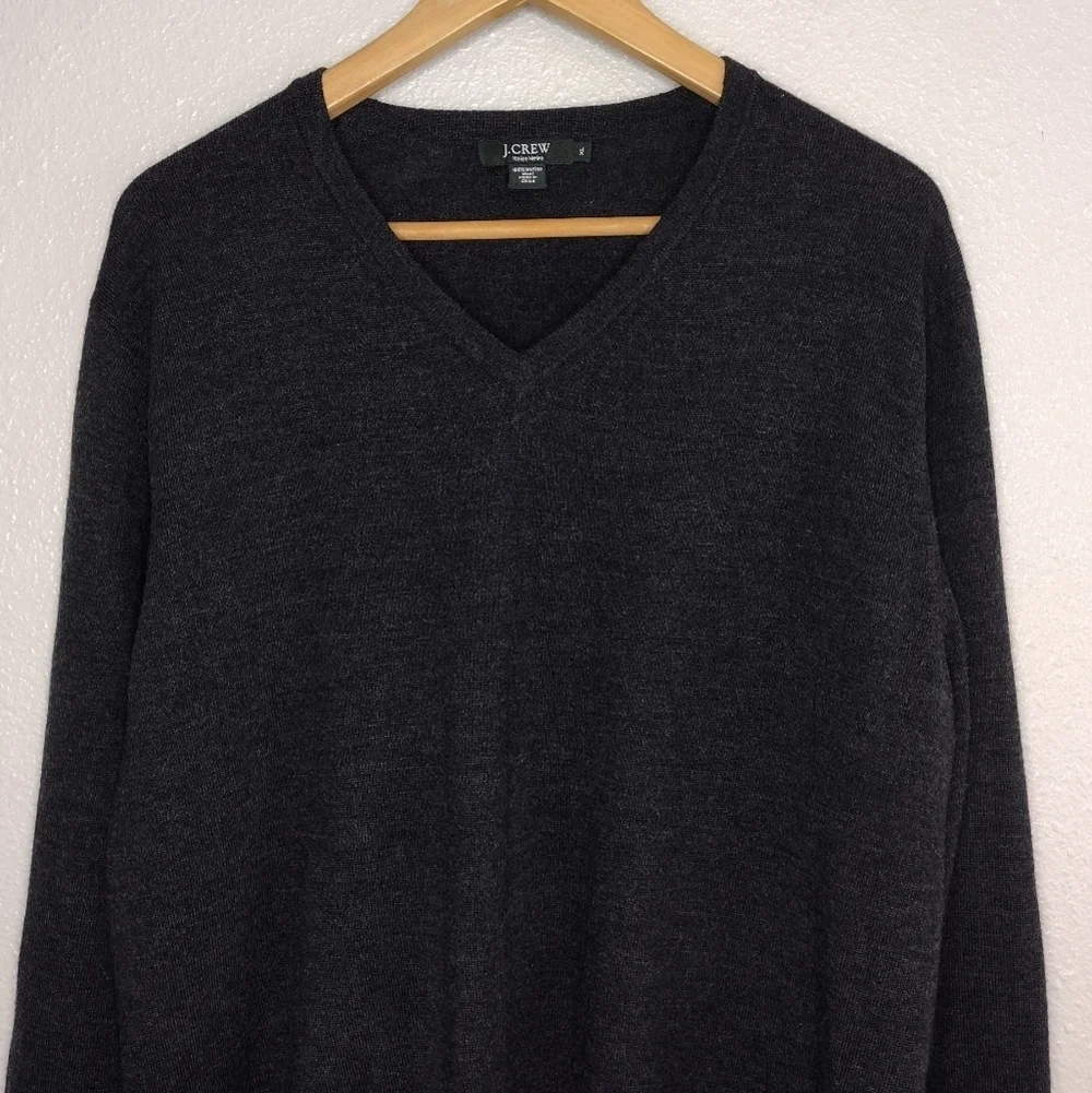J. Crew Italian Merino Wool Men's Pullover Long Sleeve V-Neck Sweater Size XL